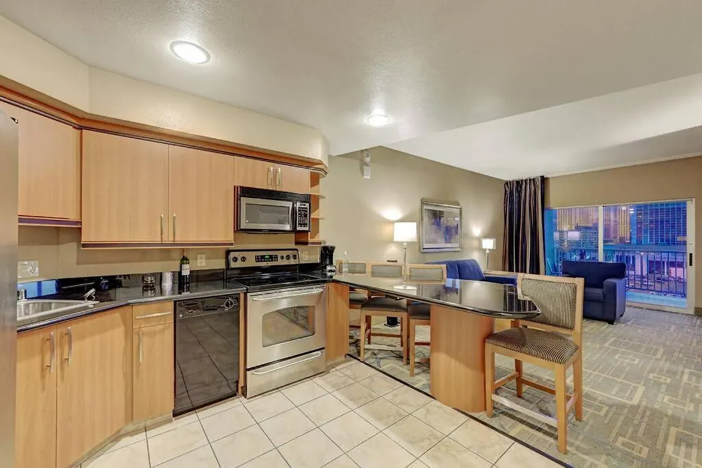 Ultimate Las Vegas Getaway One Bedroom Suite With Balcony, Kitchen, Gym, Pool & Free Parking 0*,